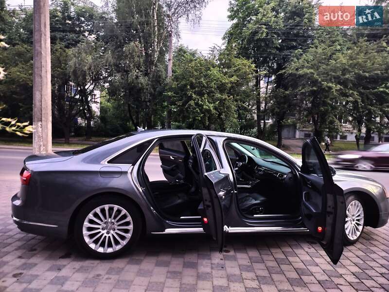 Седан Audi A8 2015 в Ивано-Франковске