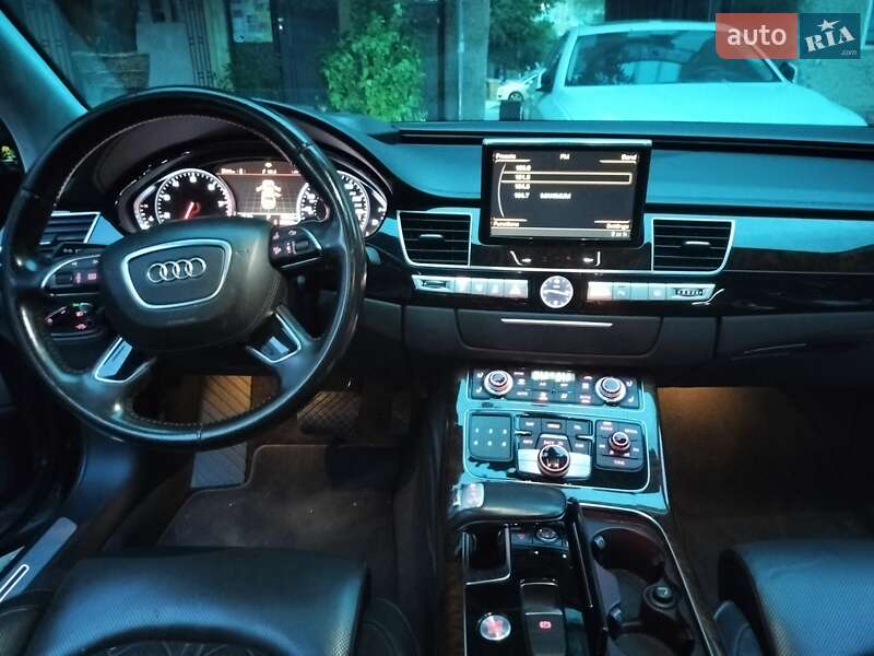 Седан Audi A8 2015 в Ивано-Франковске