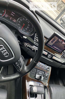 Седан Audi A8 2014 в Ровно