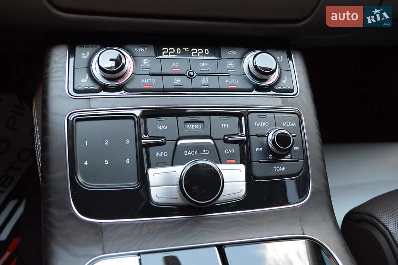Седан Audi A8 2012 в Львове