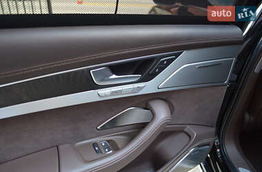 Седан Audi A8 2012 в 