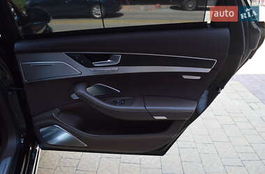 Седан Audi A8 2012 в 