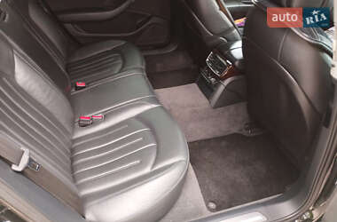 Седан Audi A8 2017 в Залещиках