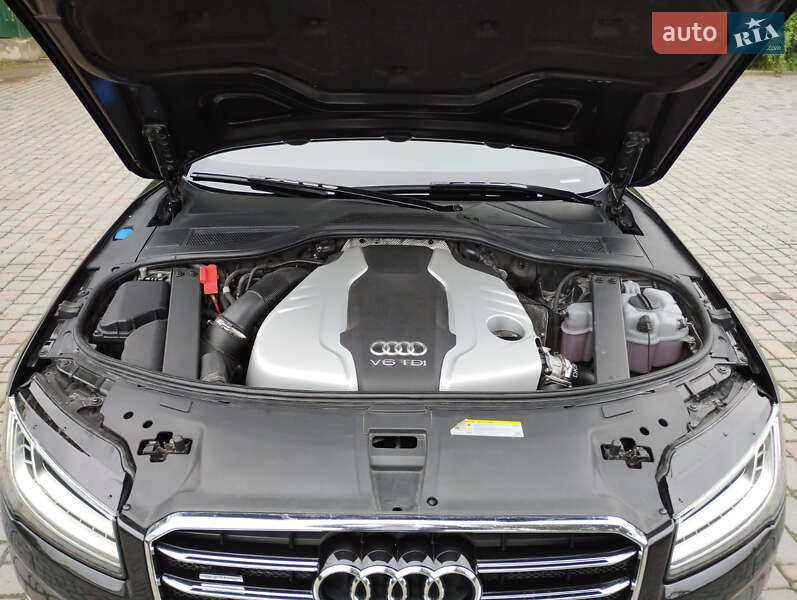Седан Audi A8 2017 в Залещиках