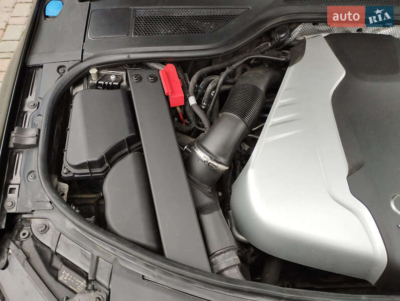 Седан Audi A8 2017 в Залещиках