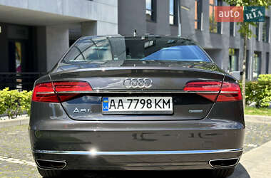 Седан Audi A8 2015 в 
