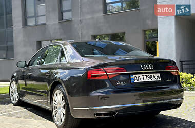 Седан Audi A8 2015 в 