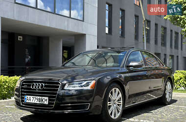 Седан Audi A8 2015 в 