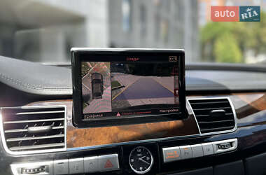 Седан Audi A8 2015 в 