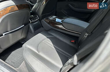 Седан Audi A8 2015 в 