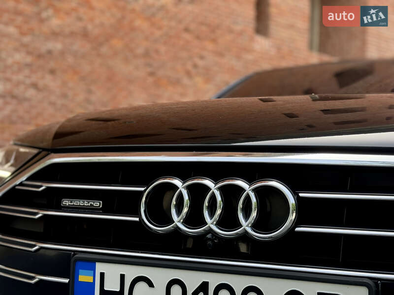 Седан Audi A8 2020 в Львові