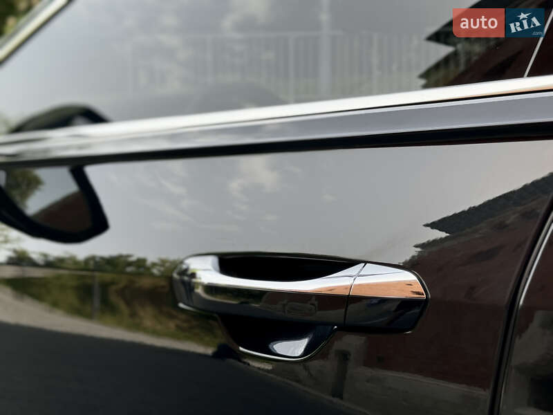 Седан Audi A8 2020 в Львові