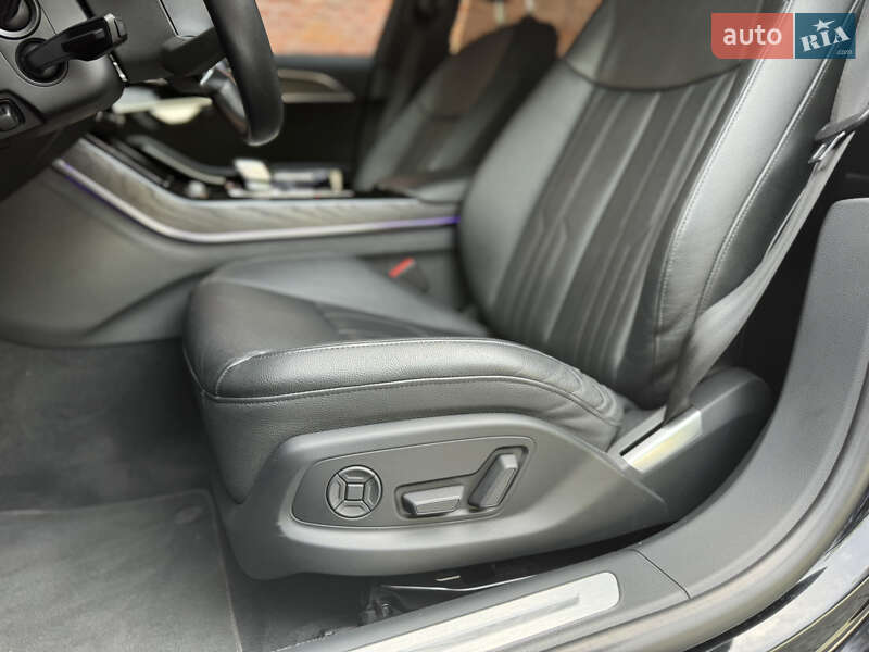Седан Audi A8 2020 в Львові