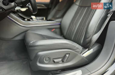 Седан Audi A8 2020 в 