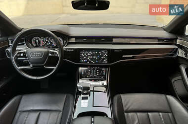Седан Audi A8 2020 в Львові