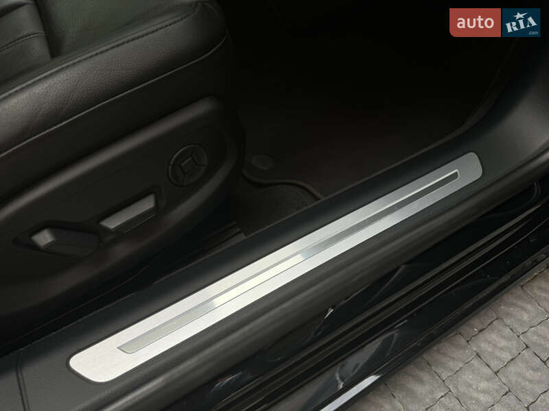 Седан Audi A8 2020 в Львові