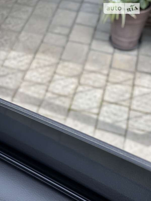 Седан Audi A8 2017 в Львове