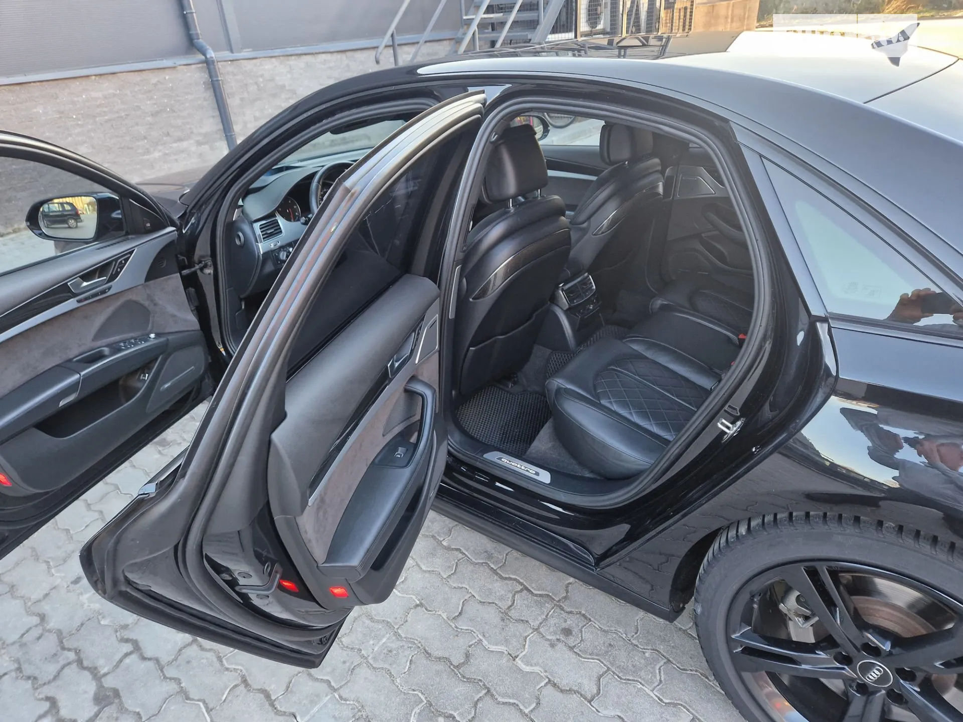 2015 Audi A8 - мініатюра 8
