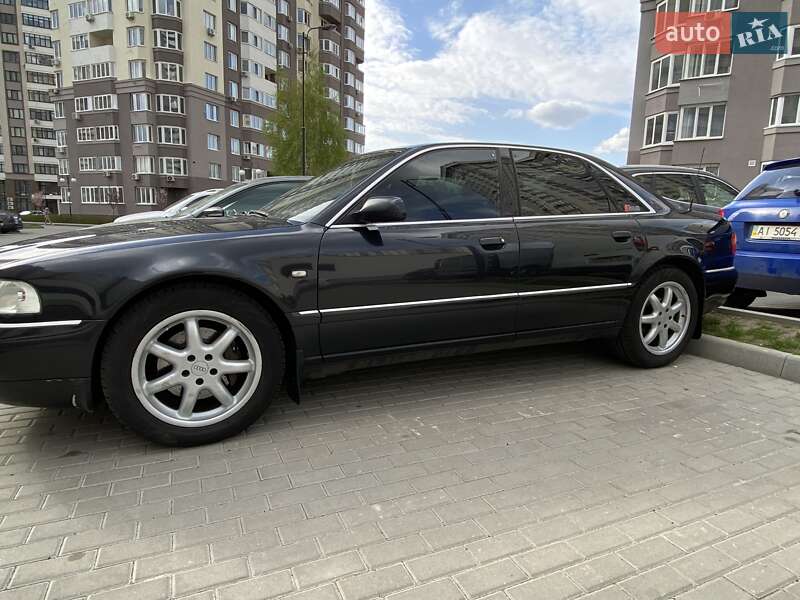 Седан Audi A8 2001 в Броварах