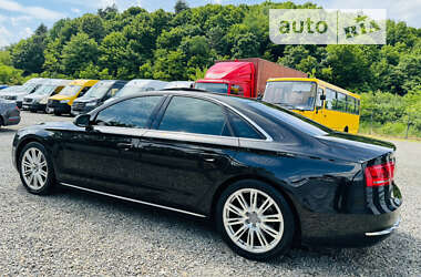 Седан Audi A8 2011 в Иршаве