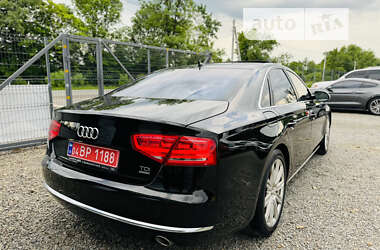 Седан Audi A8 2011 в Иршаве