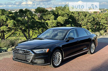 Седан Audi A8 2018 в Черновцах