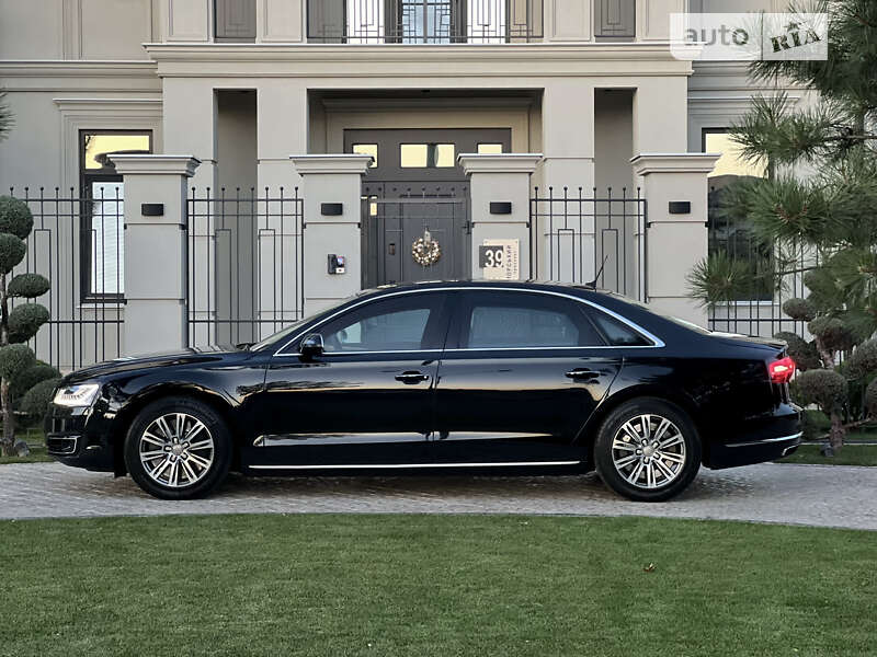 Седан Audi A8 2015 в Одессе