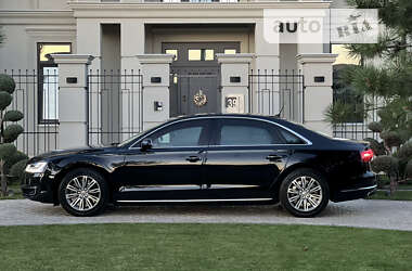 Седан Audi A8 2015 в 
