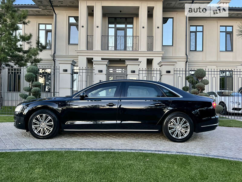 Седан Audi A8 2015 в Одессе