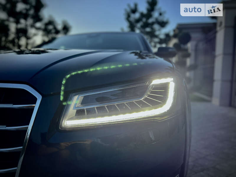 Седан Audi A8 2015 в Одессе