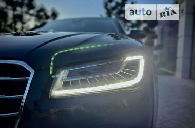 Седан Audi A8 2015 в 
