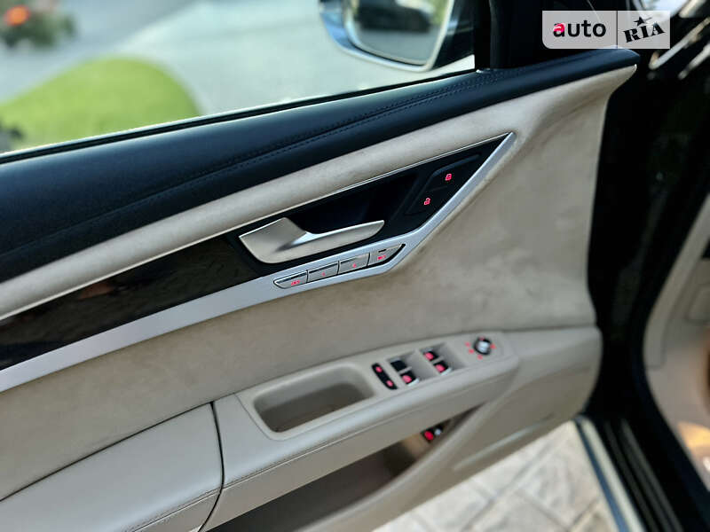 Седан Audi A8 2015 в Одессе