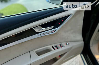 Седан Audi A8 2015 в 