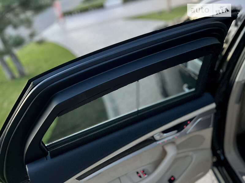 Седан Audi A8 2015 в Одессе