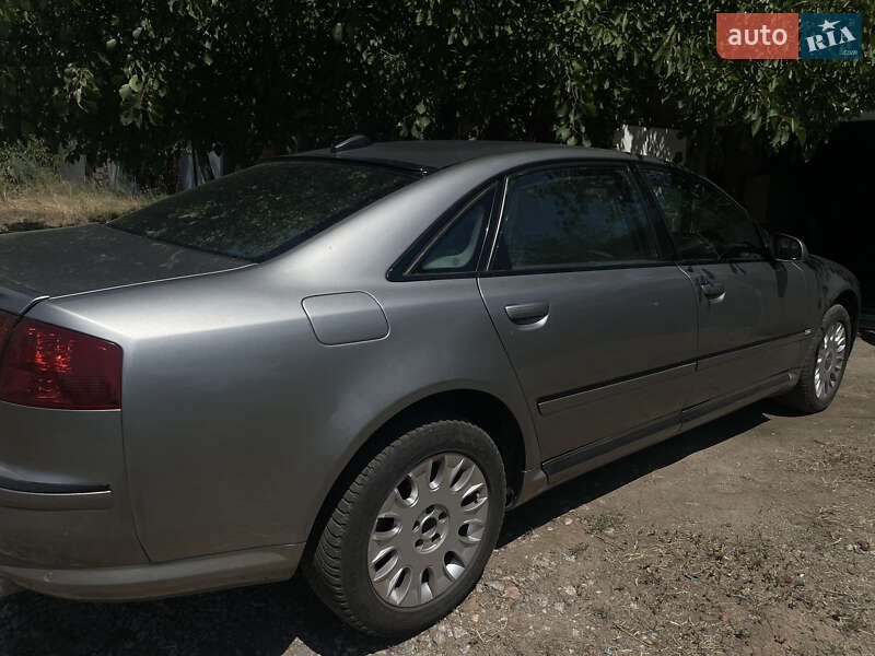 Седан Audi A8 2004 в Нікополі
