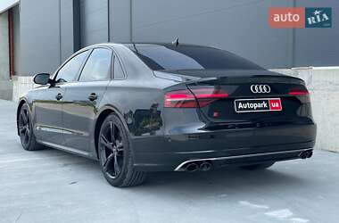 Седан Audi A8 2015 в Львове