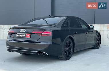 Седан Audi A8 2015 в Львове