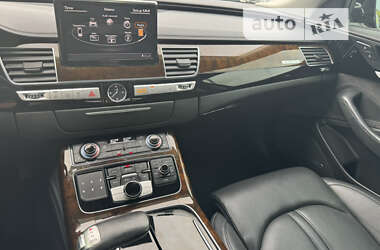 Седан Audi A8 2015 в Львове