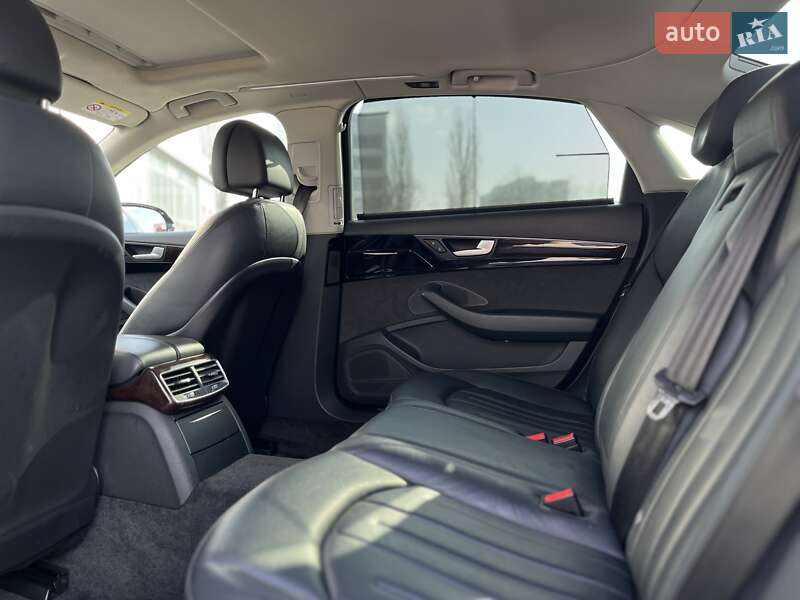 Седан Audi A8 2014 в Києві