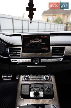 Седан Audi A8 2015 в 