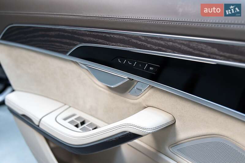 Седан Audi A8 2018 в Луцке