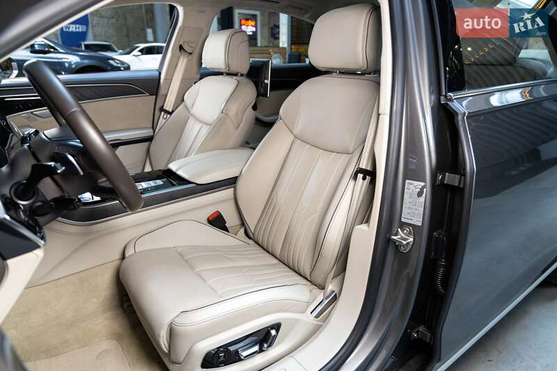 Седан Audi A8 2018 в Луцке