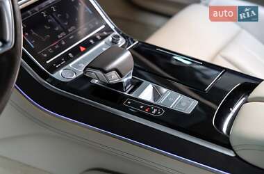 Седан Audi A8 2018 в 