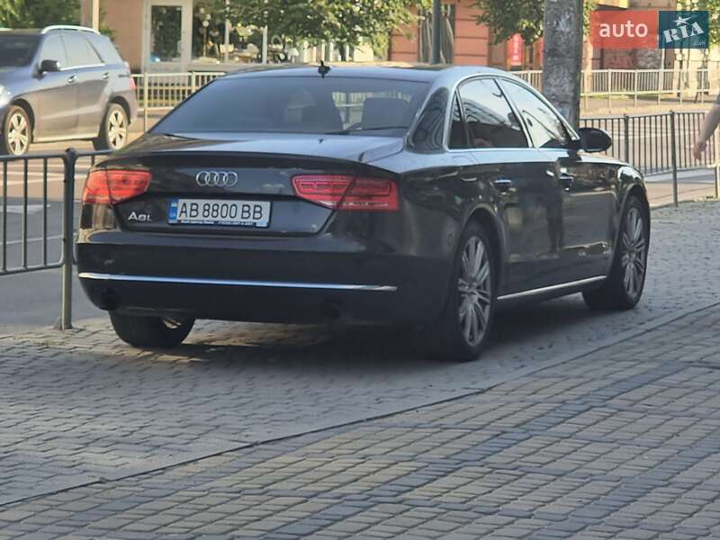 Седан Audi A8 2013 в Івано-Франківську