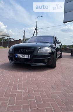 Седан Audi A8 2004 в Ровно