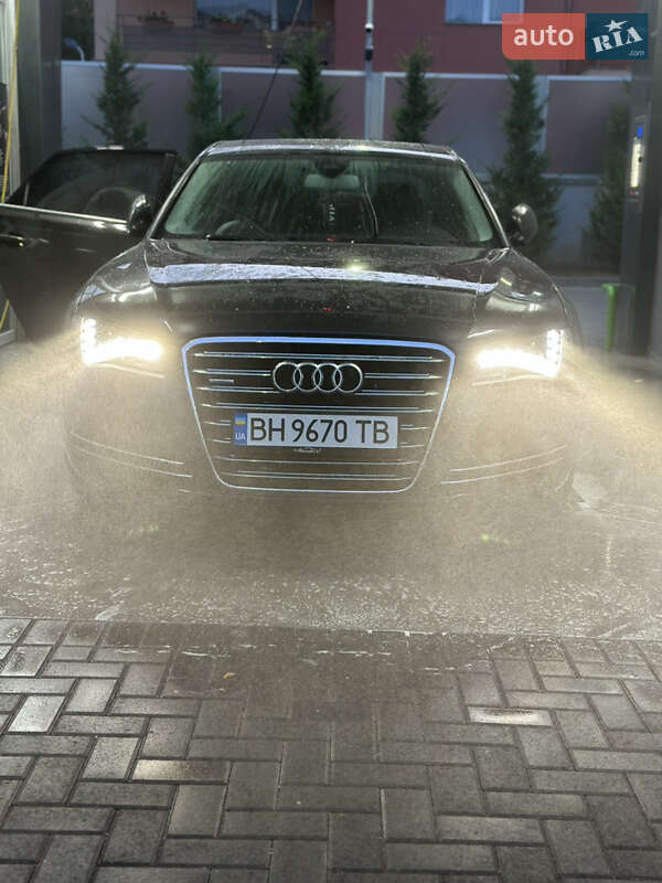 Седан Audi A8 2012 в Одессе