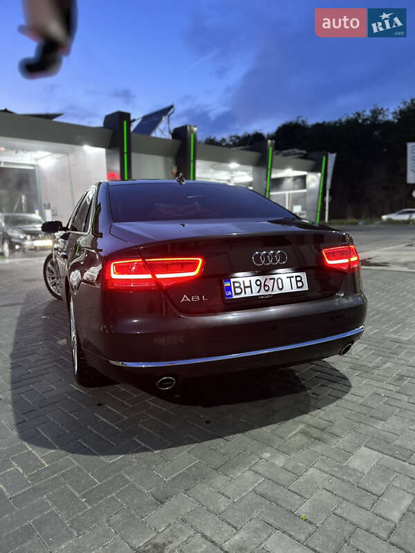 Седан Audi A8 2012 в Одессе