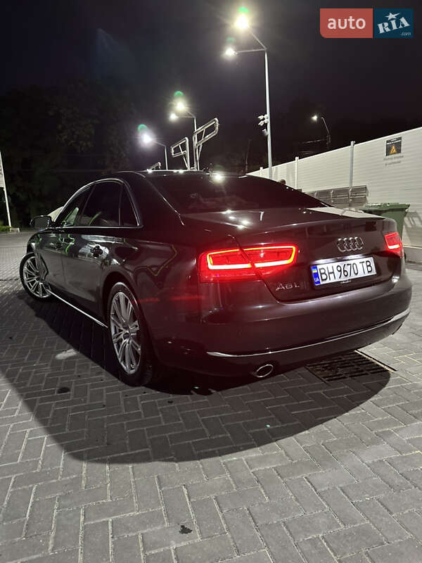 Седан Audi A8 2012 в Одессе