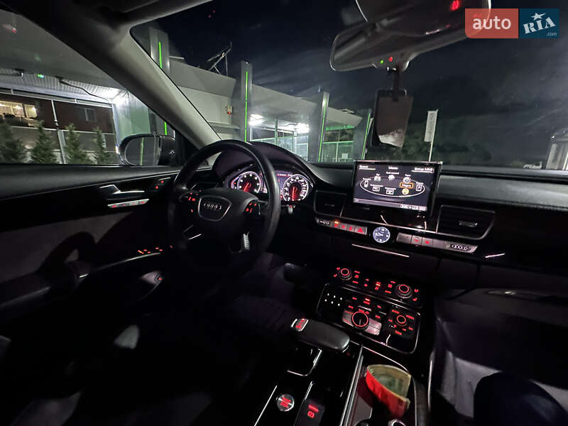 Седан Audi A8 2012 в Одессе