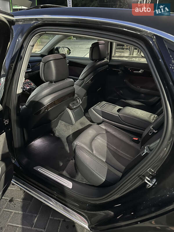 Седан Audi A8 2012 в Одессе